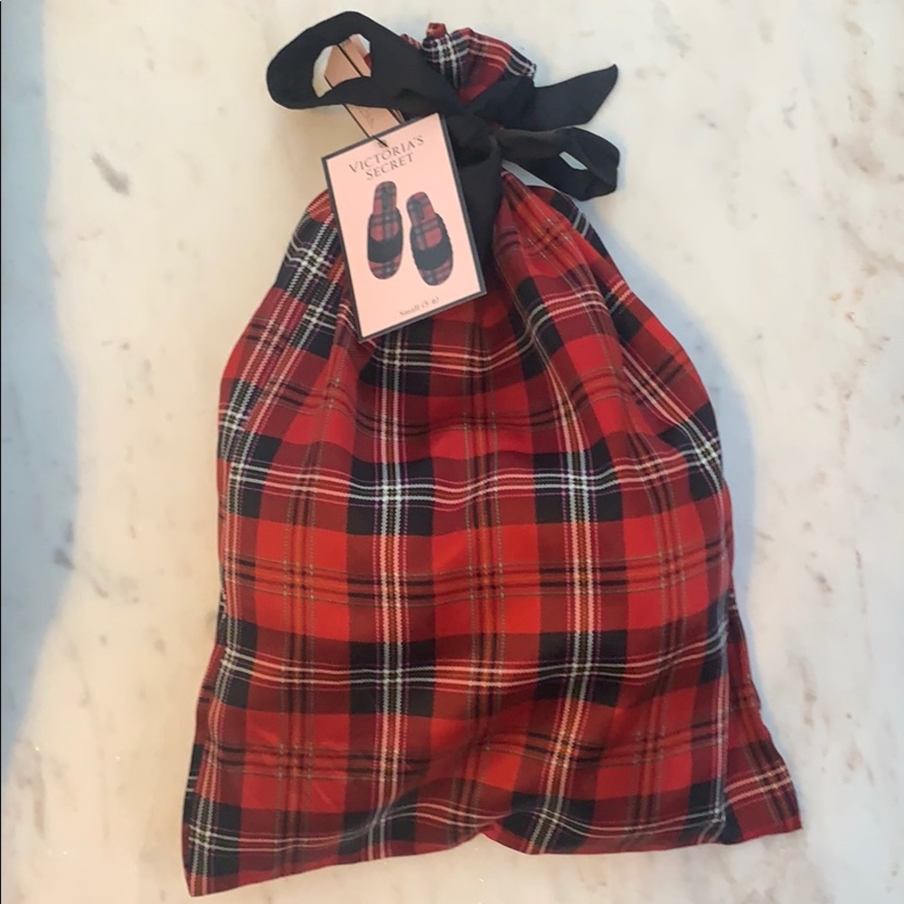 Victoria’s Secret Signature Plaid Satin Slippers - Picture 10 of 12